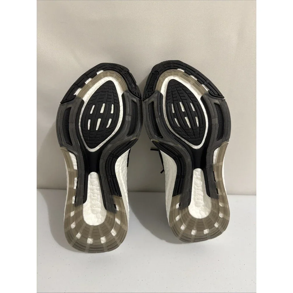 Adidas ULTRABOOST 22 Women's Running Shoe Size 8 - Picture 9 of 10